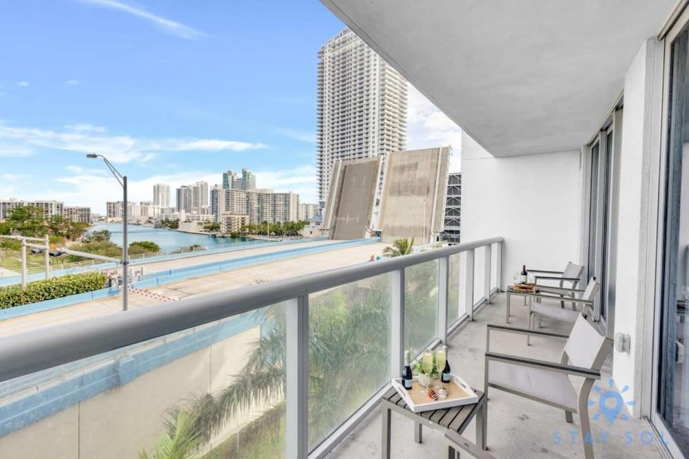Pool - Apartment with Balcony - Gym - Near Beach